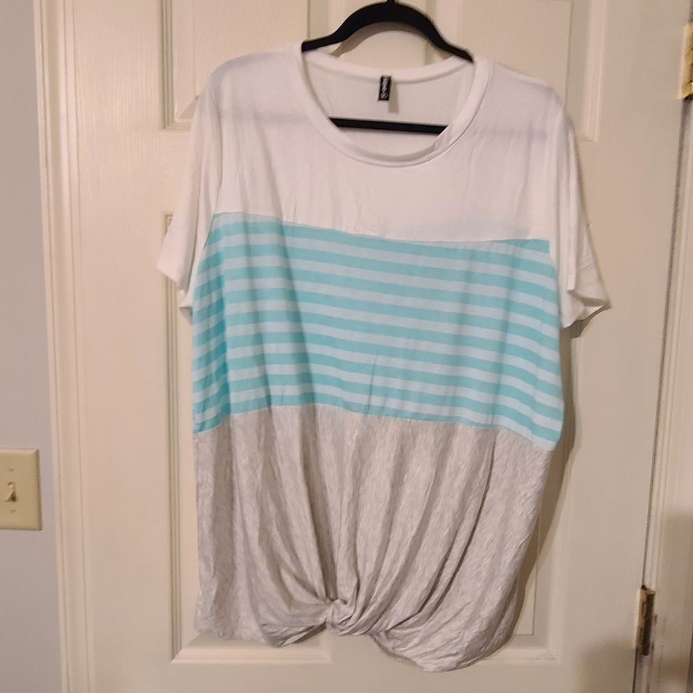 Casual Colorblock Knot Hem Tee — White, Aqua & Light Gray - 1 Clique
